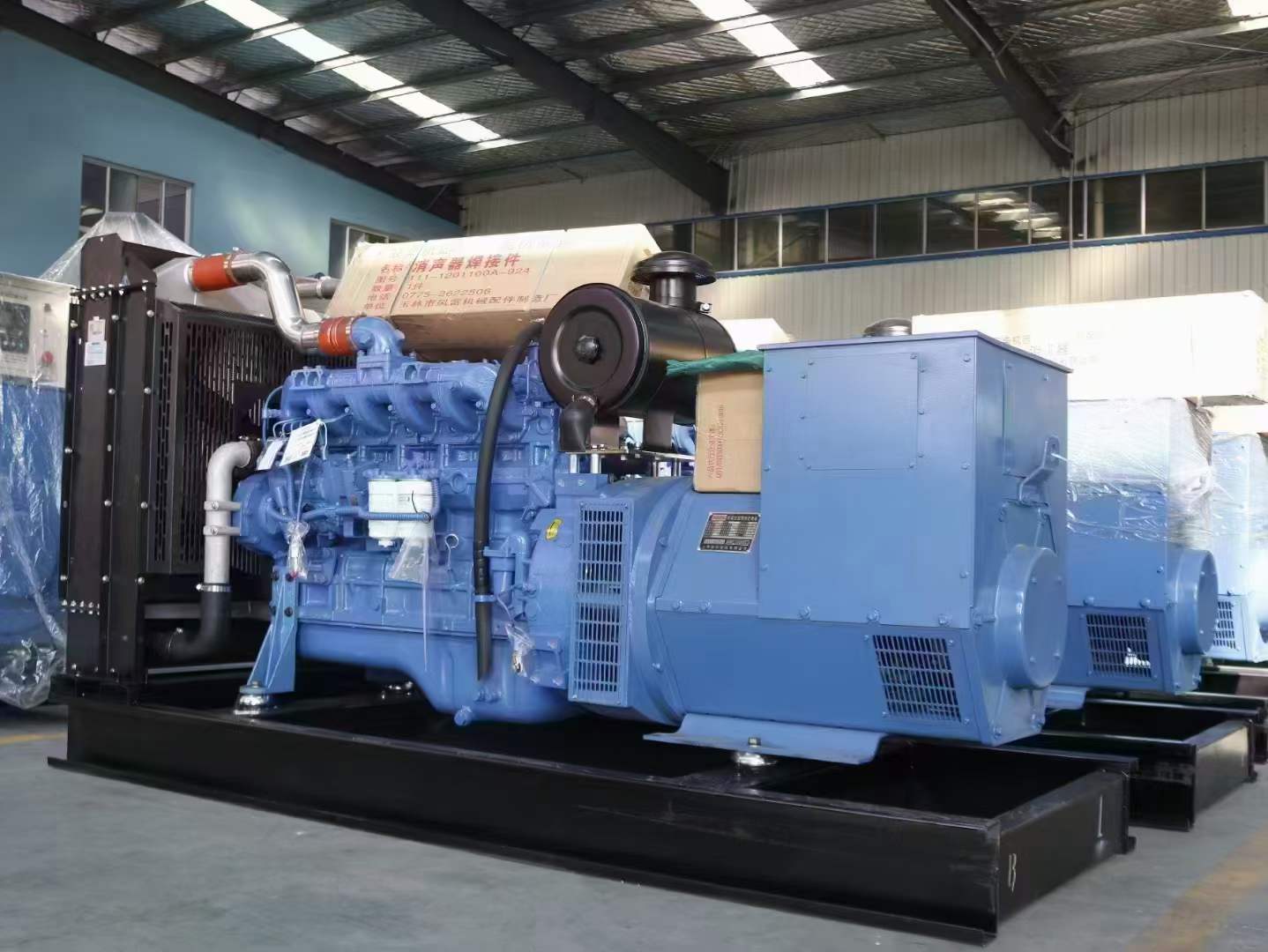 逊克800kw柴油发电机带多少电流?