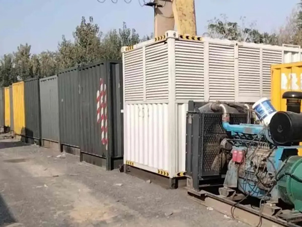 逊克200KW柴油发电机机组每小时油耗是多少？