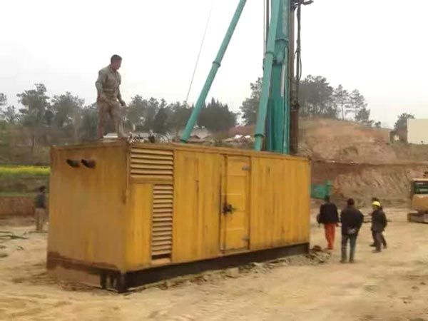 逊克如何判断水冷式机油散热器密封件是否需要更换?